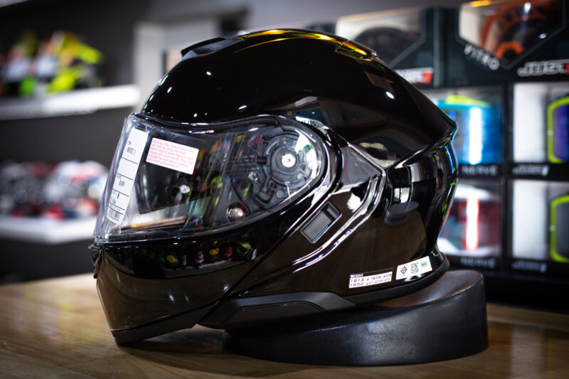 shoei-neotec3-black-1